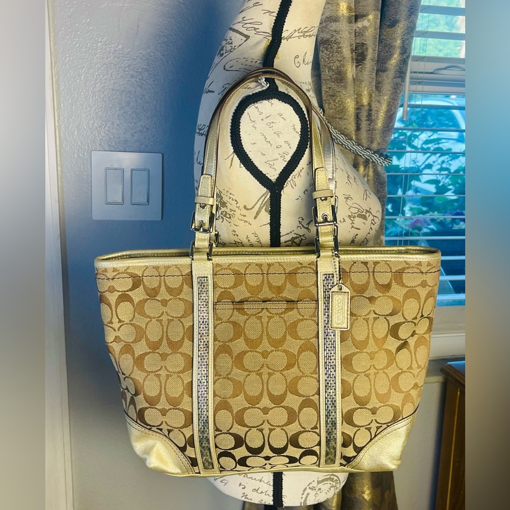 Coach Vtg 2005 Rare Gallery Beaded Signature C Canvas Metallic Gold Leather Tote - Picture 15 of 16